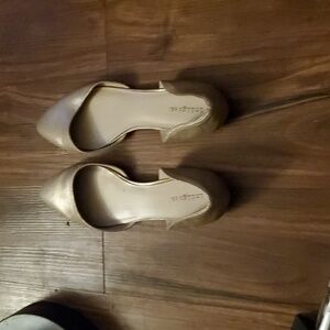 Indigo Rd. Gold Women's Flats Size 10M